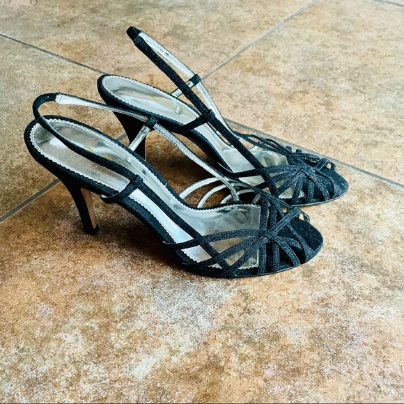 Nina shoes Size 8m. Black with silver sparkles - Picture 6 of 7